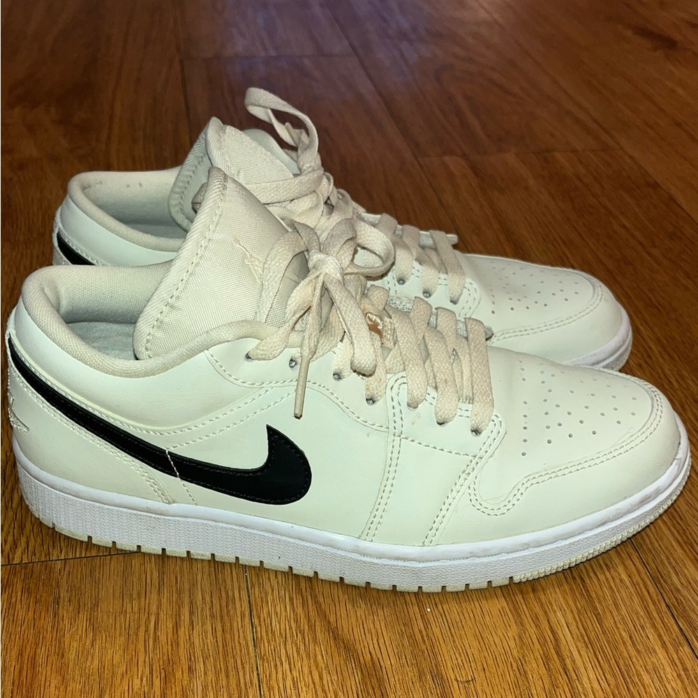 Air Jordan 1 - Coconut milk